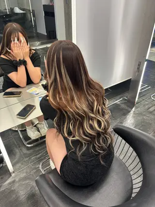 ロング カラー 朝斗/ブリーチなし ・Wカラー・エクステのヘアスタイル