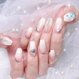 ネイル Queening 🦋のネイルデザイン