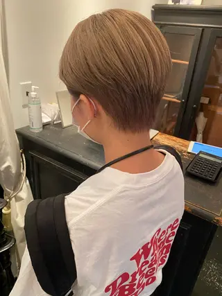 ショート カラー tonari 梅田、中崎町のヘアスタイル
