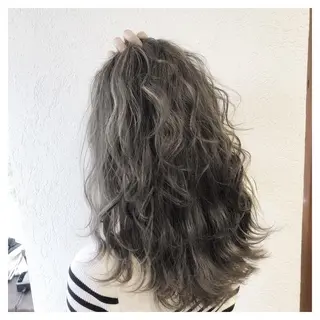 ロング カラー biscohair 髪にドラマを。のヘアスタイル