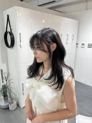 セミロング 重久 亜美のヘアスタイル