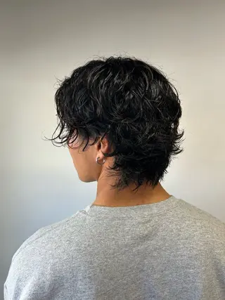 ミディアム パーマ メンズ 相澤 拳のヘアスタイル