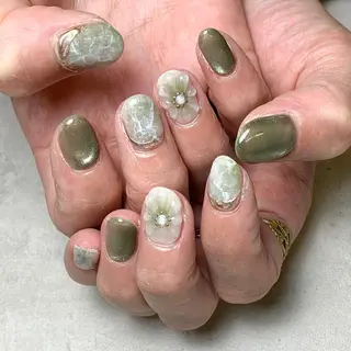 ネイル atelier　FIORITURA所属・FIORITURA aiのネイルデザイン