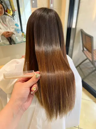 セミロング パーマ 最高の髪質改善🩵 艶カラー 惠美のヘアスタイル