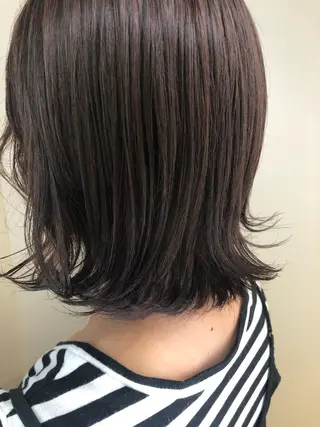 ミディアム カラー ウルフカット／吉村 桃子のヘアスタイル