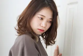 ミディアム カラー fio マナミのヘアスタイル