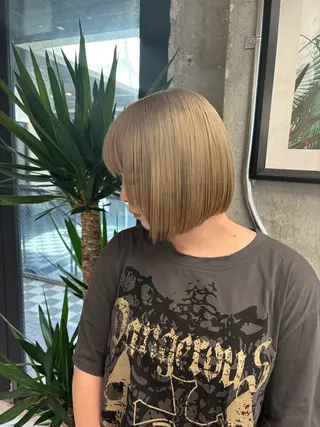 ショート カラー KAEDE🌺Wカ ラー/ホワイトカラーのヘアスタイル