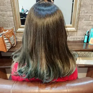 ミディアム カラー 美髪 カラーリストのヘアスタイル