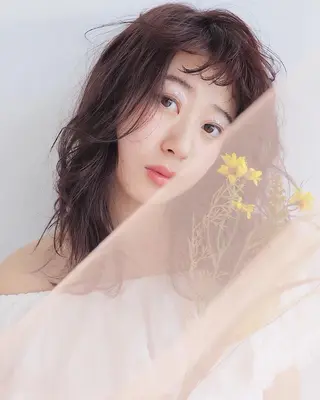 セミロング カラー パーマ ヘアアレンジ レイヤー/ラベンダー オージュア/枝元唯のヘアスタイル