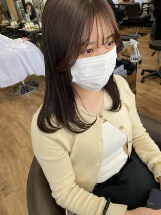 ミディアム Megu/ベージュ/ 透明感カラーのヘアスタイル