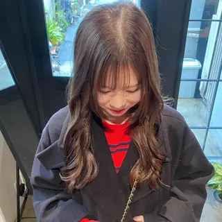 ロング あやの/透明感 /ブリーチカラーのヘアスタイル