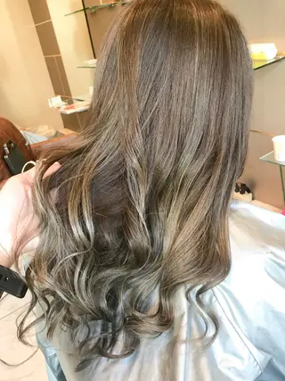 セミロング カラー パーマ 🫧代表/新宿駅近/ 限定価格🫧田辺貴裕のヘアスタイル