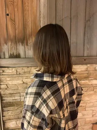 ミディアム Pēji所属・松村 総のヘアスタイル