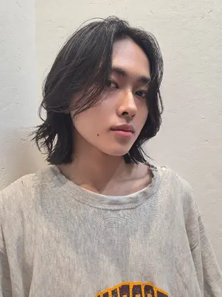 メンズ メンズ ヘアメイク  ハイトーン キャロのヘアスタイル