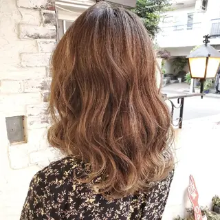 セミロング カラー フリーランス所属・韓国ヘア レイヤー くびれヘアMATSUのヘアスタイル