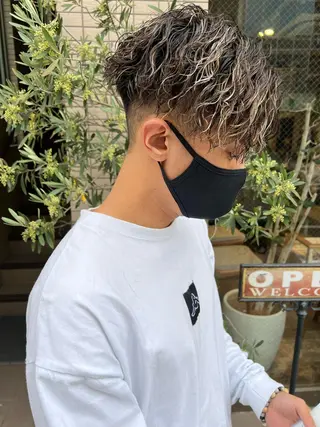 カラー メンズ Produce with SALON VILLAGE所属・メッシュパーマ職人/ 窪田 優也/ツイスパのヘアスタイル