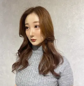 カラー Bish Yanaのヘアスタイル