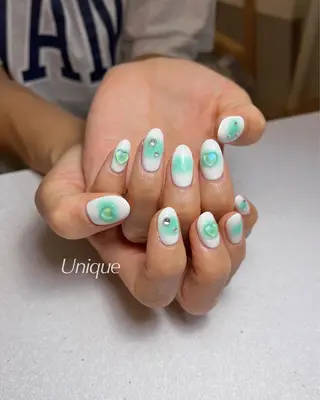 ネイル Unique 【ユニーク】のネイルデザイン