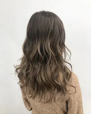 ロング カラー ヘアアレンジ 【公式】amble luxe池袋東口🩷のヘアスタイル