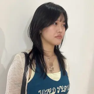 ロング 松川ヒナ｜韓国レイヤ /耳つぼジュエリーのヘアスタイル