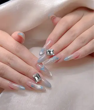 ネイル T. Leeのネイルデザイン