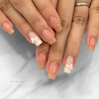 ネイル Riona / R*NAIL.comのネイルデザイン