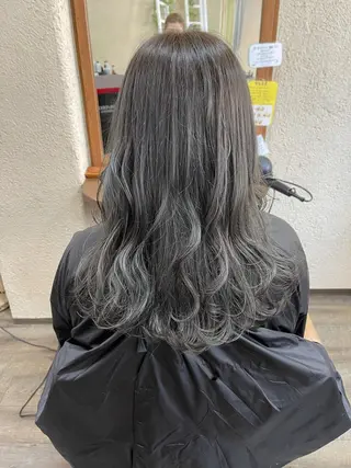 ロング カラー 磧本 祐里恵のヘアスタイル