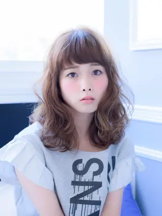 ミディアム カラー パーマ 奥谷 美代子のヘアスタイル