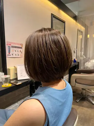 ショート カラー 川村 綾のヘアスタイル