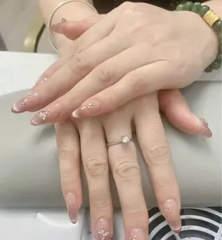 ネイル 高木 維麗絲のネイルデザイン