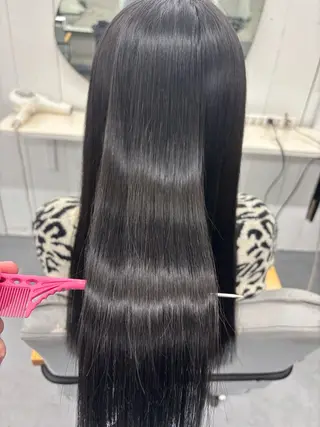 ロング カラー 腰越 麻奈のヘアスタイル