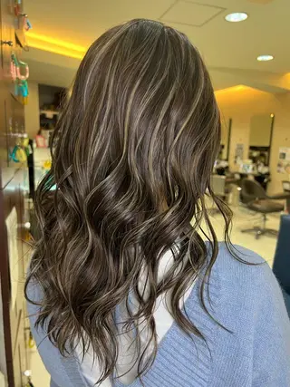 セミロング 🇺🇸ハイライト特 化美容師🇺🇸漆沢のヘアスタイル