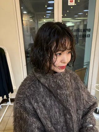 ショート パーマ スズキ ユウナのヘアスタイル