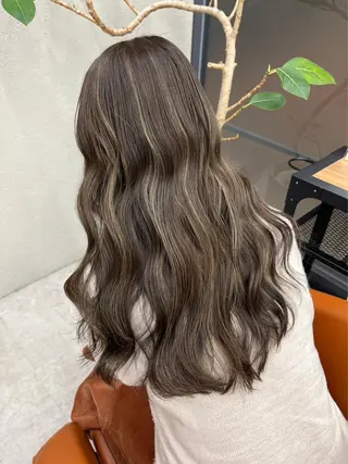 ロング カラー 💍透明感💍 上岡夕理香のヘアスタイル