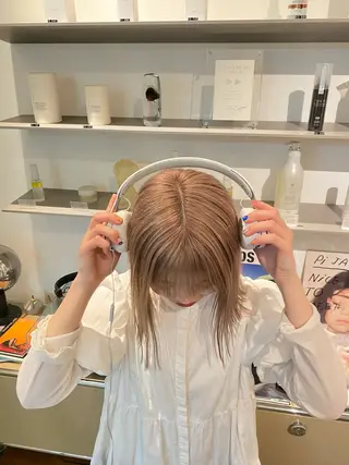 カラー hinata /ハイトーンのヘアスタイル