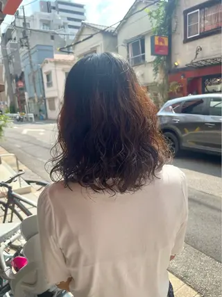 ミディアム パーマ 樋口 莉奈のヘアスタイル