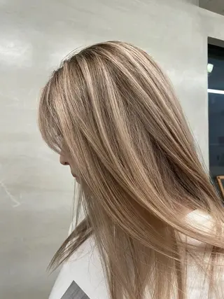 ロング カラー 鶴井 美空のヘアスタイル