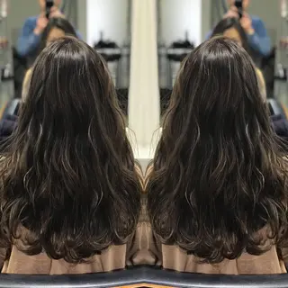 ロング カラー 山内 聡史のヘアスタイル