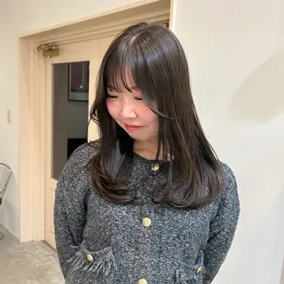 セミロング 鳥居 愛子のヘアスタイル