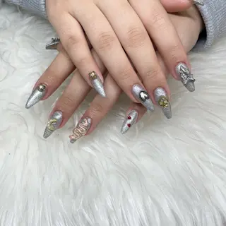 ロング see love gritterのネイルデザイン