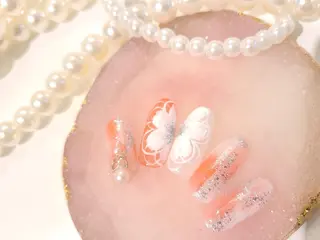 ネイル ビーケア自由が丘所属・えみ えみのネイルデザイン