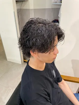 ミディアム パーマ メンズ マエダ リョウのヘアスタイル