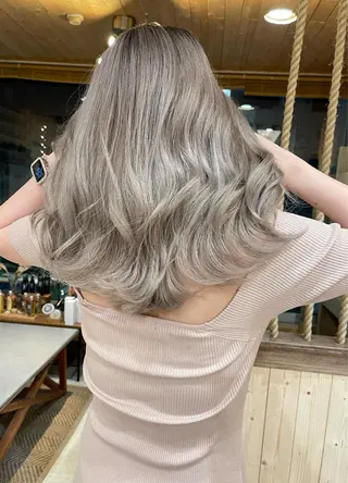 セミロング カラー Foi by Belle都賀店（フォワ バイ ベル）所属・FoibyBelle ﾌｫﾜﾊﾞｲﾍﾞﾙのヘアスタイル