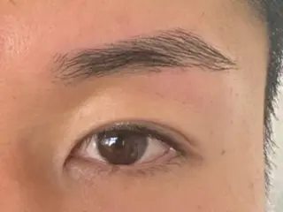 メンズ ダイヤモンドアイズ テクニカルサロン所属・小林 美香の眉毛・アイブロウイメージ