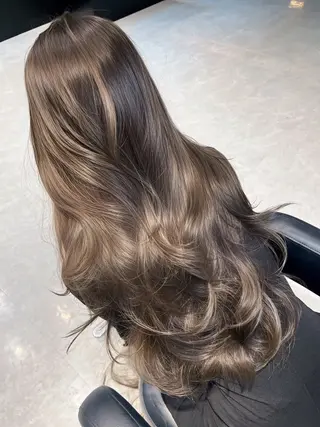 ロング 海野翔吾🇨🇳 ワンホンレイヤーのヘアスタイル