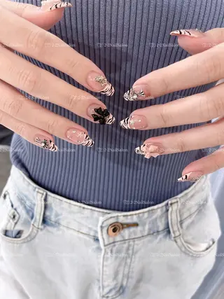 ネイル 🦋y y Nail 🤍のネイルデザイン