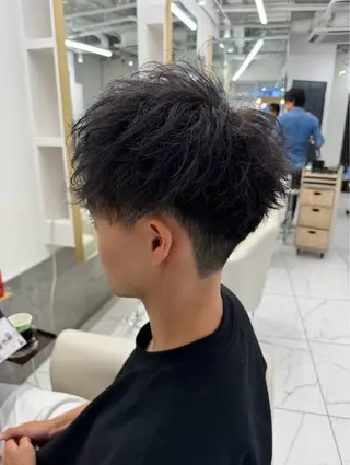 ショート パーマ メンズ 里見 愛梨のヘアスタイル