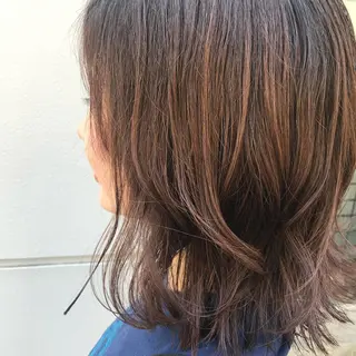 ミディアム カラー ヘアアレンジ サナ🌱 切りっぱなしボブのヘアスタイル