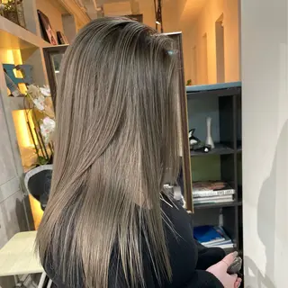 ロング カラー 🩵ྀིハイトーン みほ🎀🫐のヘアスタイル