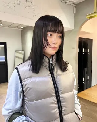 ミディアム 🍎デザインカラー /カエデ🍎のヘアスタイル